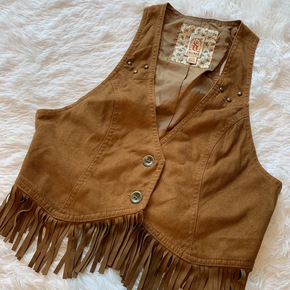 4/$20 Decree country cropped fringed vest Medium